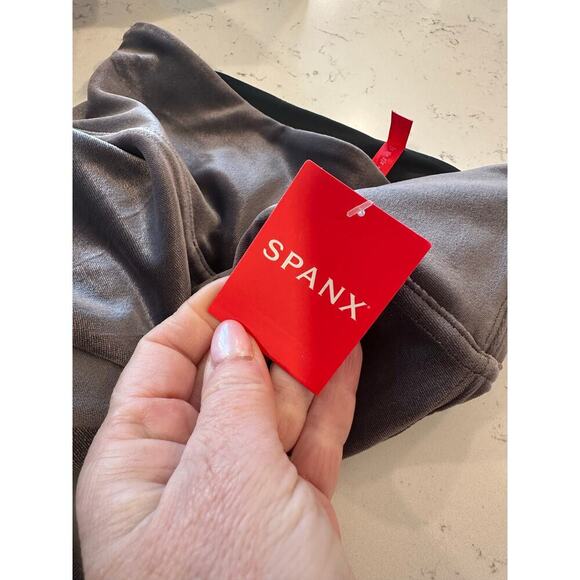 Spanx Velvet Leggings - Picture 4 of 5